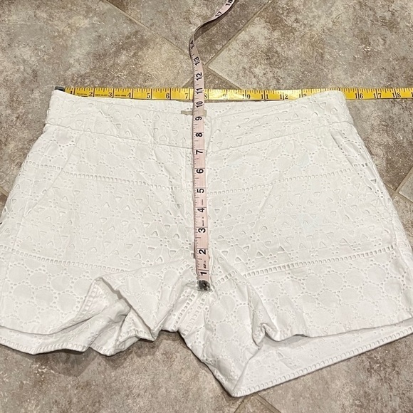 Daniel Cremieux Women’s Percy Eyelet Cotton Mid Rise White Shorts Sz 8 Pockets - Picture 5 of 9